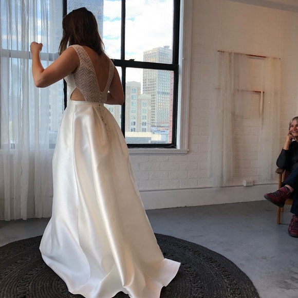 Elise Hameau Polly Wedding Gown - Picture 9 of 9